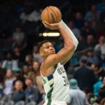Giannis Antetokounmpo explica porque mudou o número da camisa
