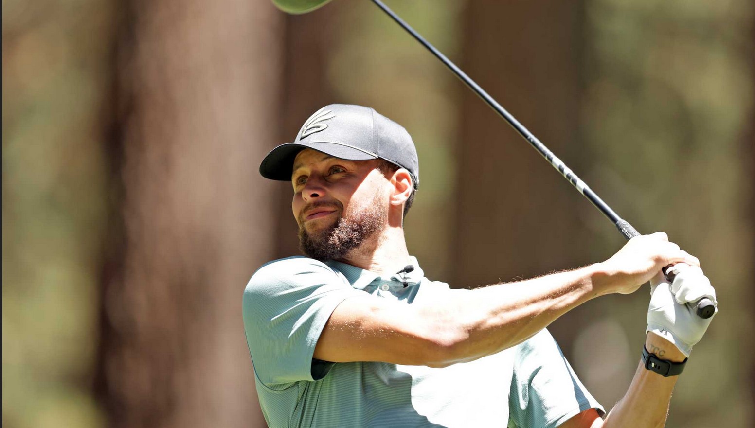 Steph Curry imita LeBron James Golf Swing – Vídeo hilariante